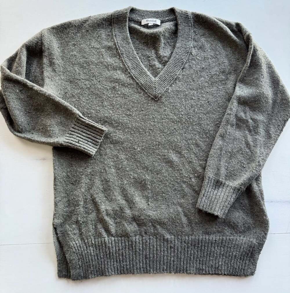 Madewell Olive Green V-Neck Cashmere Sweater Size S